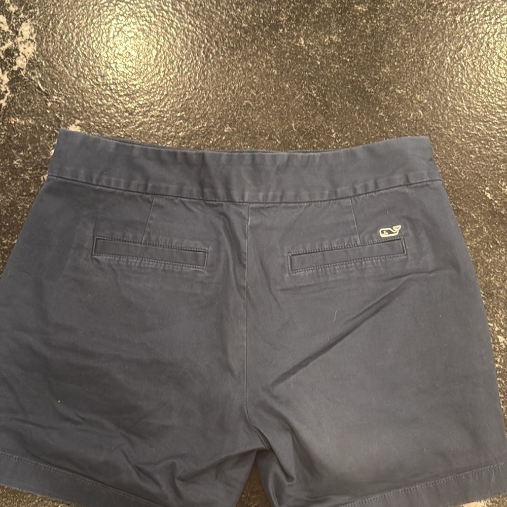 Ladies Vinyard Vine shorts.  Size 6 - Picture 2 of 5